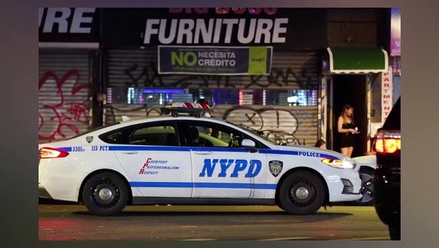 Le quartier rouge de la ville ! Ils marchandent la prostitution devant la porte, ils essaient même de séduire les locaux.