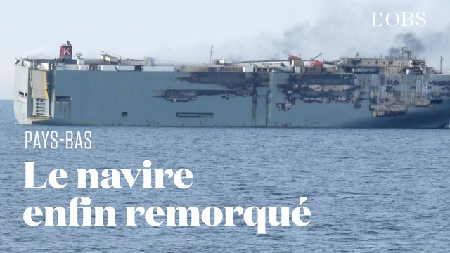 Aux Pays-Bas, le cargo en feu a été remorqué