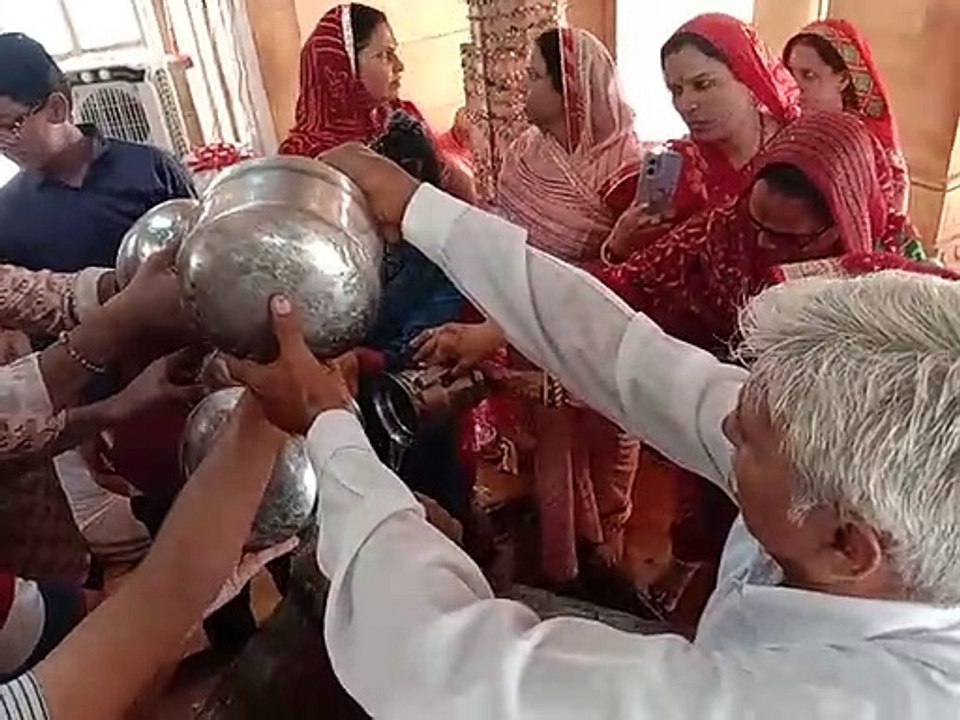 Watch Video: भोलेनाथ की भक्ति से सराबोर हुई स्वर्णनगरी