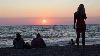 "La perla del Mar Negro" llena de turistas, a escasos kilómetros de la guerra