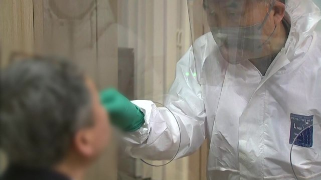 코로나19 확산 계속...신규 확진 하루 5만 명대 / YTN