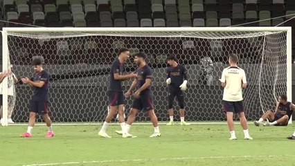 PSG - Le but en retourné acrobatique de Kurzawa à l’entraînement