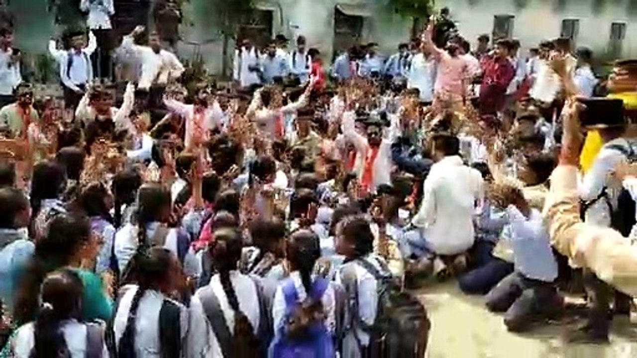 Students blocked the road for education