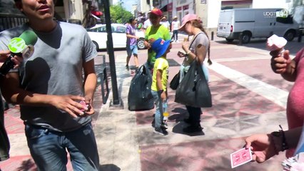 Joven que se define como activista de felicidad, repartió magia en GDL y una receta mágica