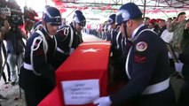 Afyonkarahisar'da şehit olan Jandarma Astsubay Kıdemli Çavuş Mustafa Tatlı toprağa verildi