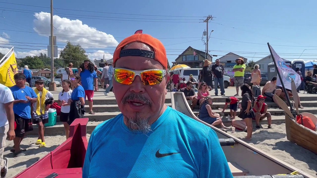 Canoe Family. -Canoe Journey. 2023.  -   Alki Beach