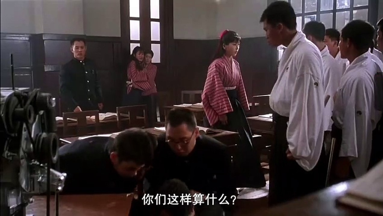 The guy was in class, but he didn't expect to be harassed. The guy will let them taste the repair in the next second #电影觉喜#电影推荐