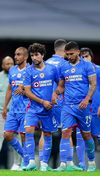 RAFAEL BACA ARREMETE CONTRA CRUZ AZUL