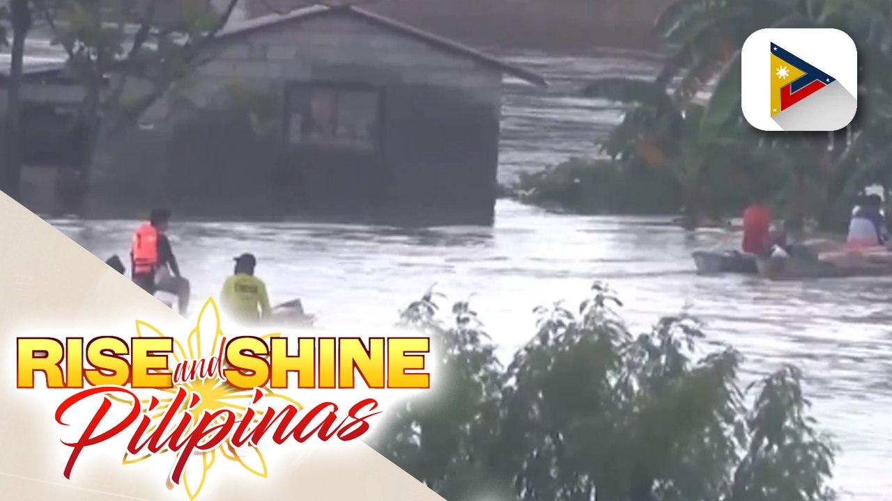 Brgy. San Miguel, San Simon, Pampanga, lubog sa baha; LGU, gumamit ng motorbanca para maghatid ng ayuda