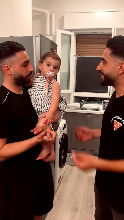 Dad and His Twin Confuse Toddler