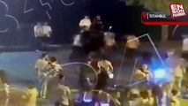 Beşiktaş’ta yüksek ses ihbarına giden polise saldırı kamerada