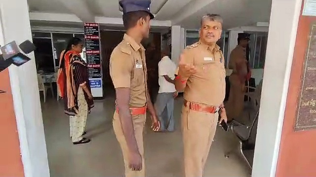 கோடநாடு விவகாரம்; உடலில் கறுப்பு பெயிண்ட் அடித்து வந்த ஓபிஎஸ் ஆதரவாளர்களால் பரபரப்பு