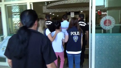 Gece yarısı zile basarak uyandırılıp öldürülen gencin katil zanlısı eşi ve onun sevgilisi çıktı