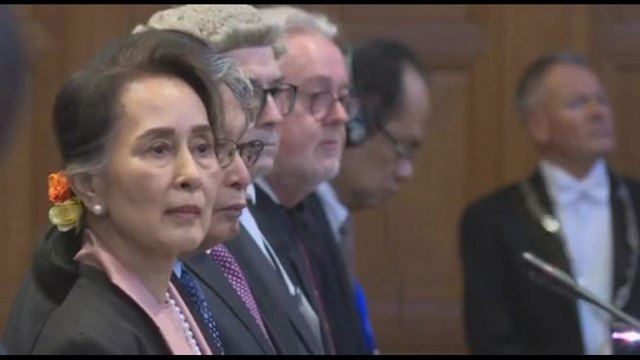 La giunta birmana concede la grazia (parziale) ad Aung San Suu Kyi