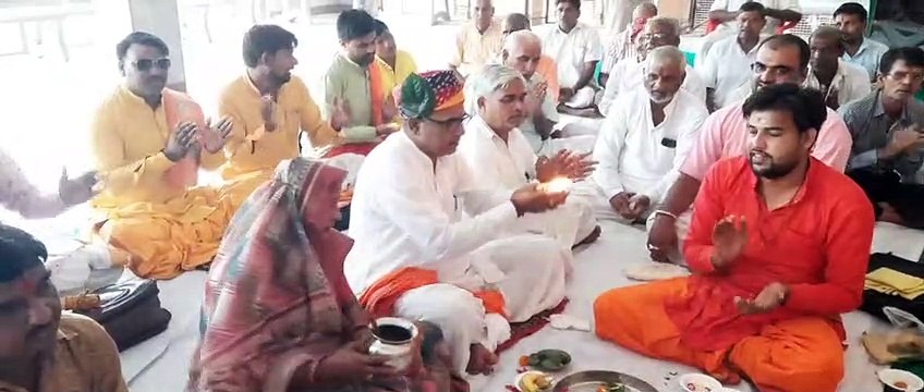 देवस्थान विभाग के सहायक आयुक्त ने शिवलिंग का किया जलाभिषेक