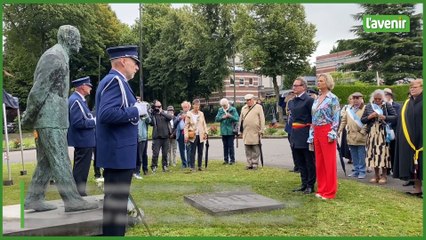 La princesse Delphine inaugure à Uccle une exposition de photos en hommage au roi Baudouin