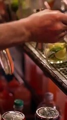 Un bar, des cocktails, une belle équipe… À découvrir au Lipstick ! (Pigalle, Paris 9)