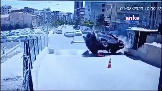 Şanlıurfa'da Zırhlı Polis Aracı Devrildi, Polis Memuru Şehit Oldu