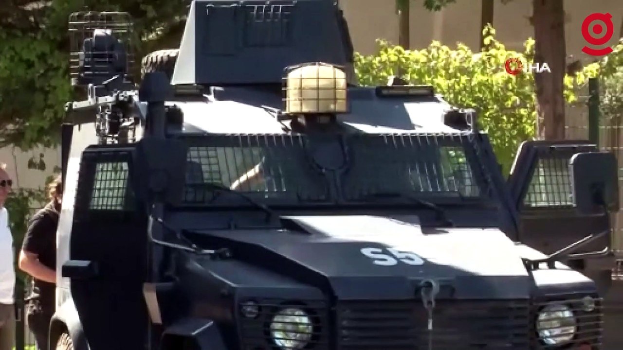 Esenyurt cinayetinin zanlılardan Murat Ö. tutuklanma talebiyle mahkemeye sevk edildi