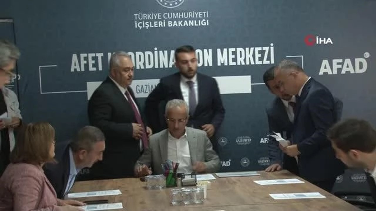 Bakan Uraloğlu, Bahçe - Nurdağı demiryolu tüneli ışık görme törenine katıldı