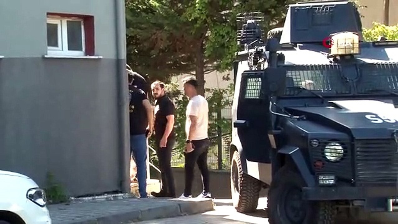 Esenyurt'ta kan donduran cinayetin zanlılardan Murat Ö. tutuklanma talebiyle mahkemeye sevk edildi