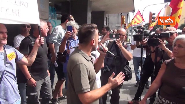 Presidio a Napoli contro l'abolizione del reddito di cittadinanza , le immagini