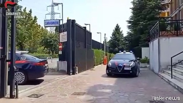Spacciavano droga anche ai minori, 19 misure cautelari a Cosenza