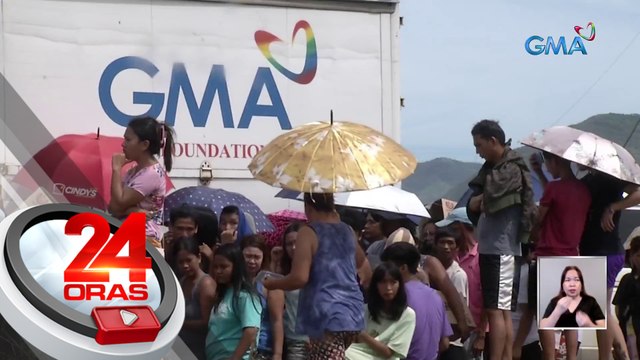 Na-isolate na barangay sa Narvacan, Ilocos Sur dahil sa Bagyong Egay, hinatiran ng tulong | 24 Oras