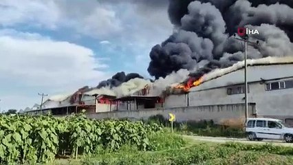 İnegöl’de büyük fabrika yangını