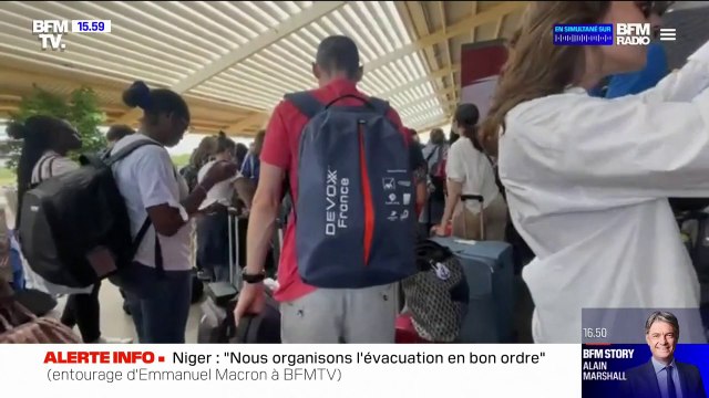 Évacuations du Niger: le premier avion français est à Niamey
