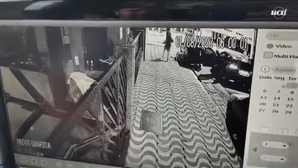 Viatura da PM é atingida com tiros de fuzil