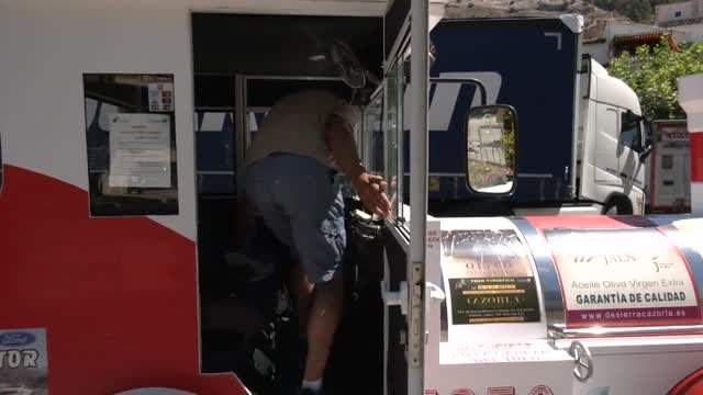 Los turistas huyen del calor extremo