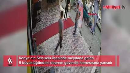 Konya'da meydana gelen 5 büyüklüğünde ki deprem kamerada