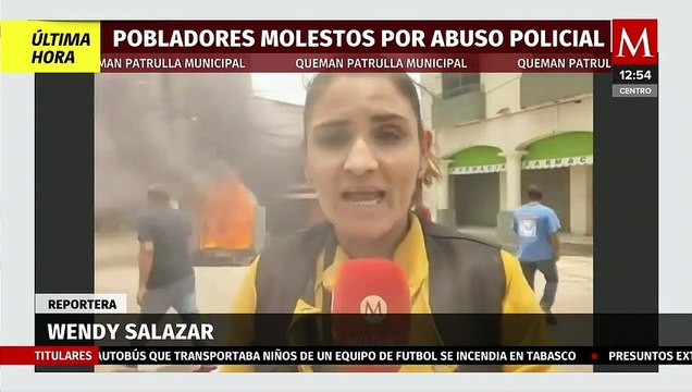Pobladores queman patrulla por abuso policial en Zacualtipán, Hidalgo