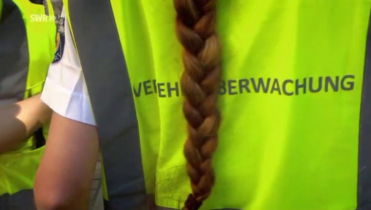 Die Sofa Richter  Teil2/2 - Abschleppmaßnahme