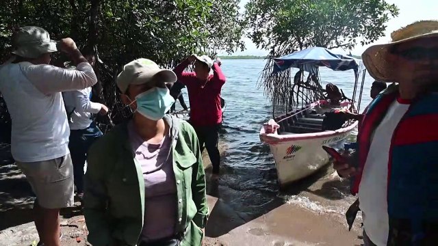 Desechos plásticos cubren santuario de aves en isla del Golfo de Fonseca
