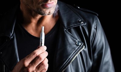 السجائر الإلكترونية تسبب مرضاً مزمناً خطيراً