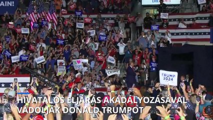 Vádat emeltek Donald Trump ellen összeesküvésben való részvétel miatt