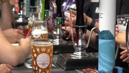 El Reino Unido sube el impuesto sobre el alcohol con descuento a la cerveza de barril