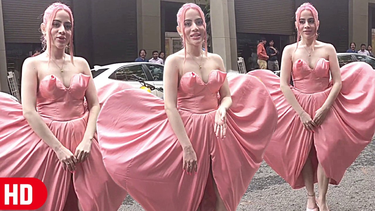 Uff Baapre!!  Uorfi Javed New Heart Shape Barbie Girl VIRAL Video