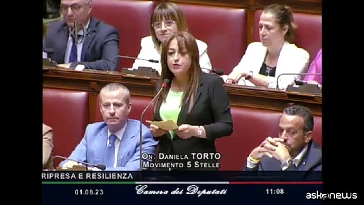 Fitto difende governo su Pnrr, opposizione accusa: "Miliardi spariti"