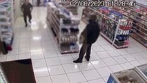 Câmera flagra tentativa de furto em farmácia no Centro