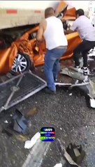 Illeso dopo essere finito con l'auto sotto un tir