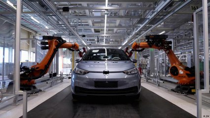 هل تستطيع الولايات المتحدة إصلاح صناعة السيارات بدون الصين؟