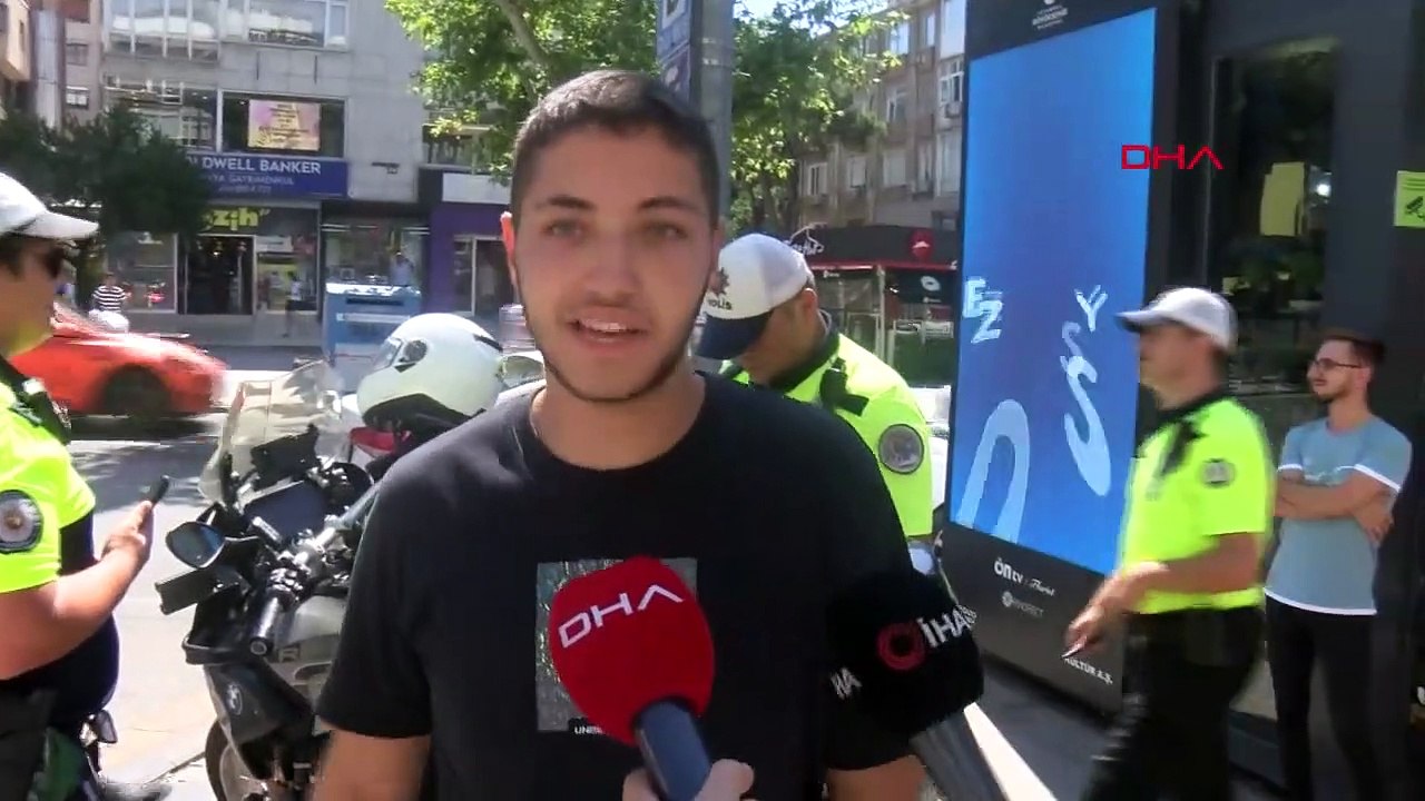 Inspection des scooters à Kadıköy：Des mesures punitives ont été prises pour ceux qui utilisent des scooters sur le trottoir