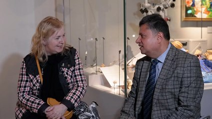 Watch: Moment musician who played violin during brain surgery reunites with surgeon