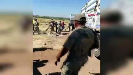 Trafoları sökmeye gelen ekiplerle köylüler arasında arbede! Ortalık savaş alanına döndü