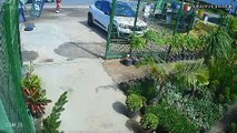 Homens roubam carro à luz do dia na Estrada do Coco