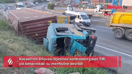 Kontrolden çıkan TIR menfeze devrildi
