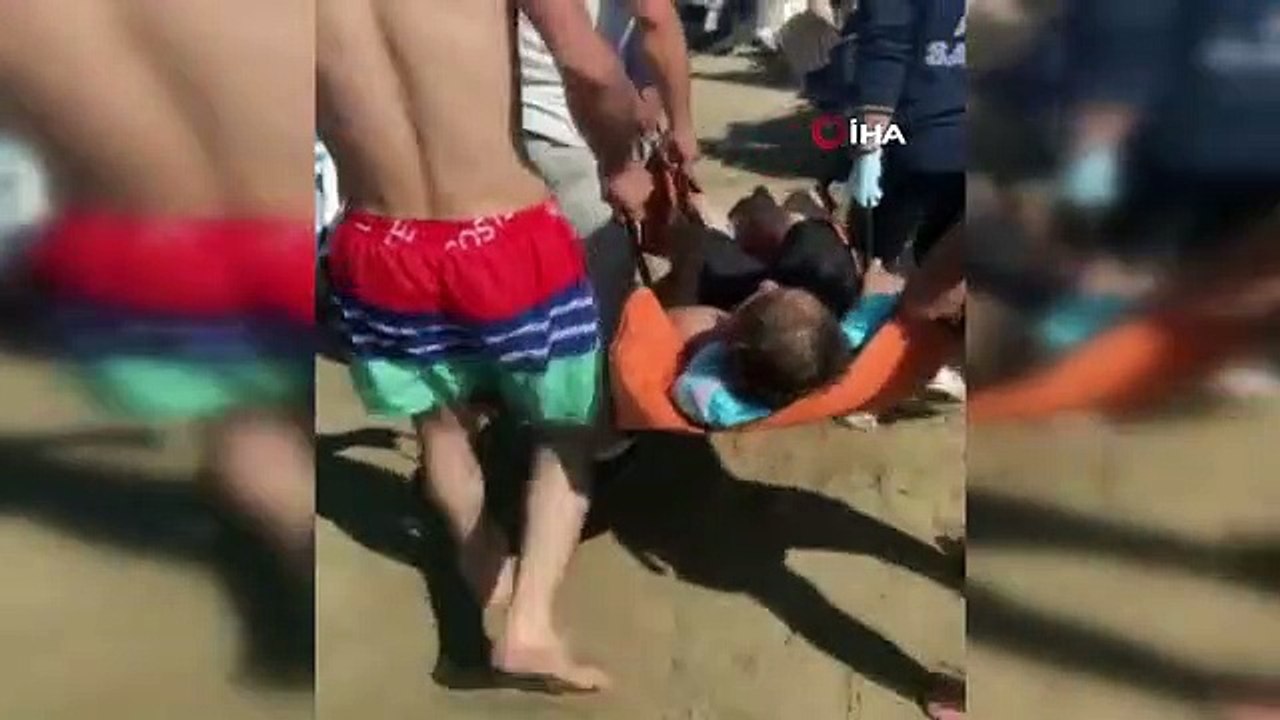 Denizde boğulma tehlikesi geçiren genci cankurtaran kurtardı